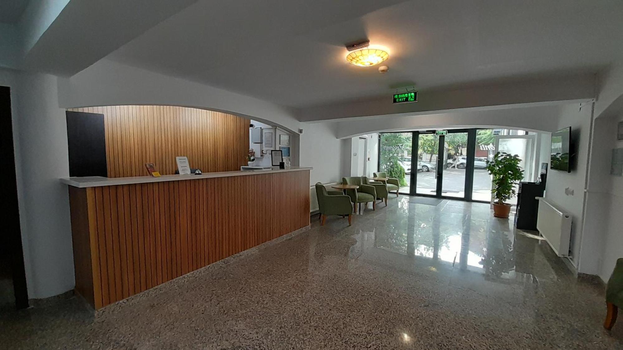 Visconti Militari Hotell Bukarest Exteriör bild